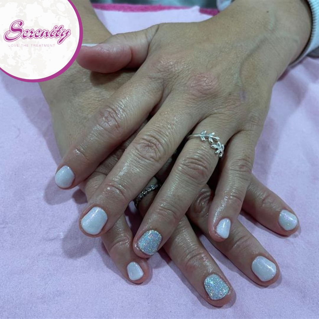 ✨✨ There's just something magical about a touch of glitter that adds that extra dose of glamour to your look! 💅💖
.
#GlitteryGlam #FancyNails #NailGoals #SparkleAndShine