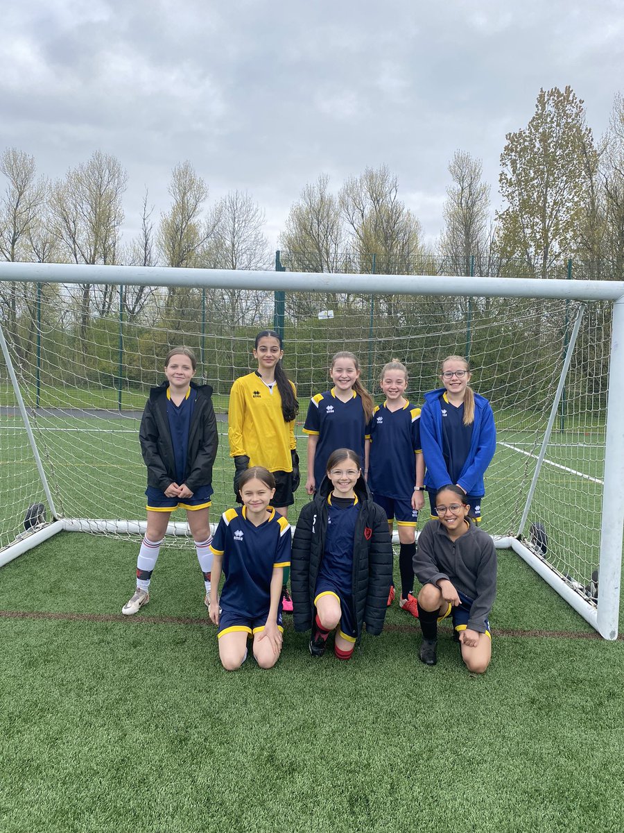 Our @Broadoak_Year5 & @Broadoak_Year6 girls football team are ready for the Greater Manchester School Finals ⚽️⭐️ Go Girls! Team Broadoak 🙌🏻
