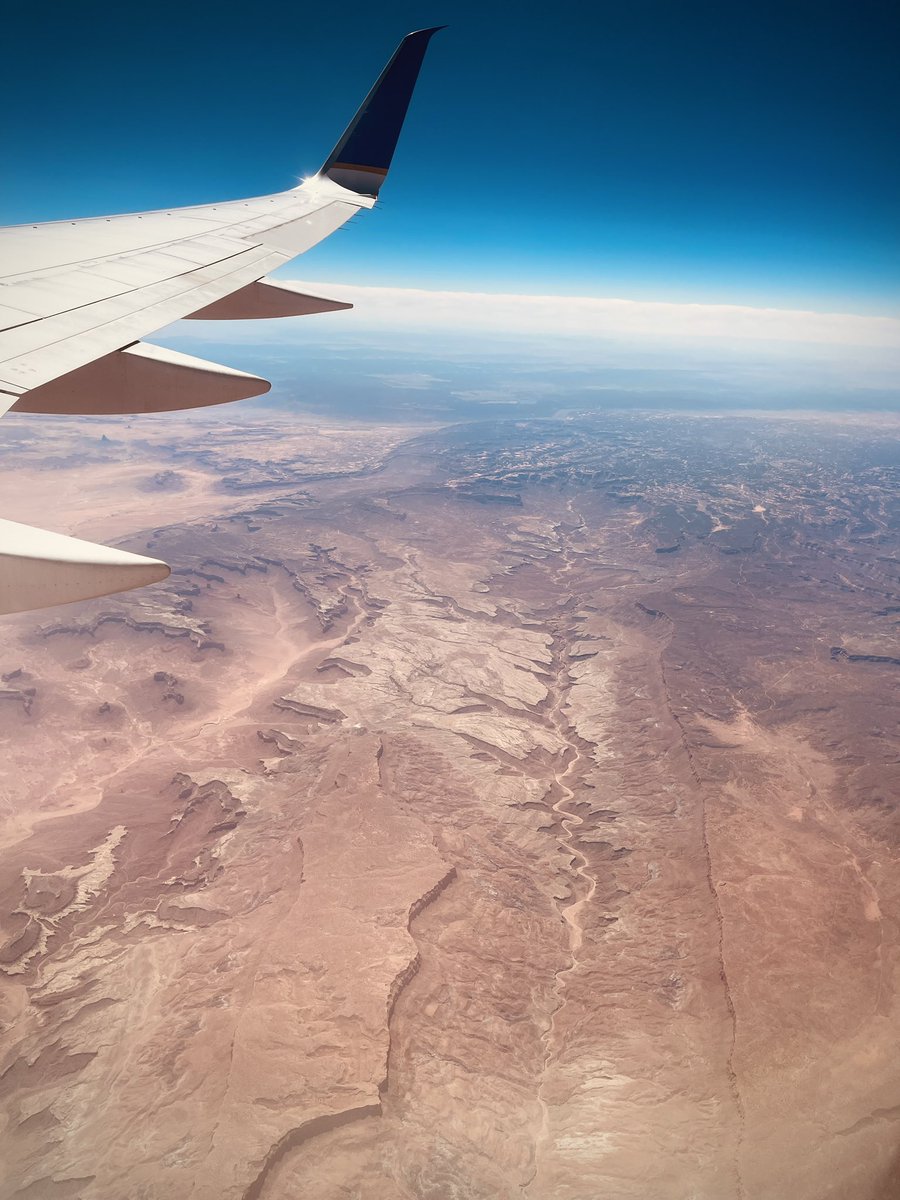 This view of the Grand Canyon on my flight home from Las Vegas was a jaw dropper…. 😮 #grandcanyon