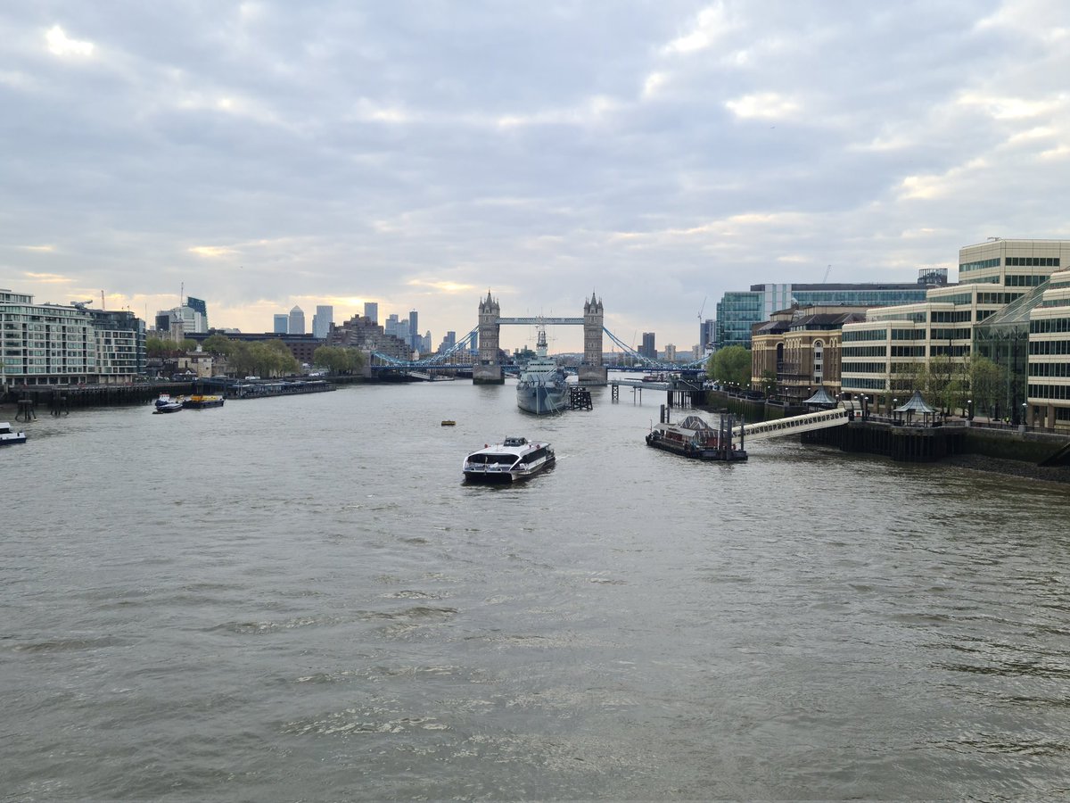 Still no sign of the sunshine ☹️ #TowerBridge #HMSBelfast #RiverThames #London #Thursday #wheresthesun