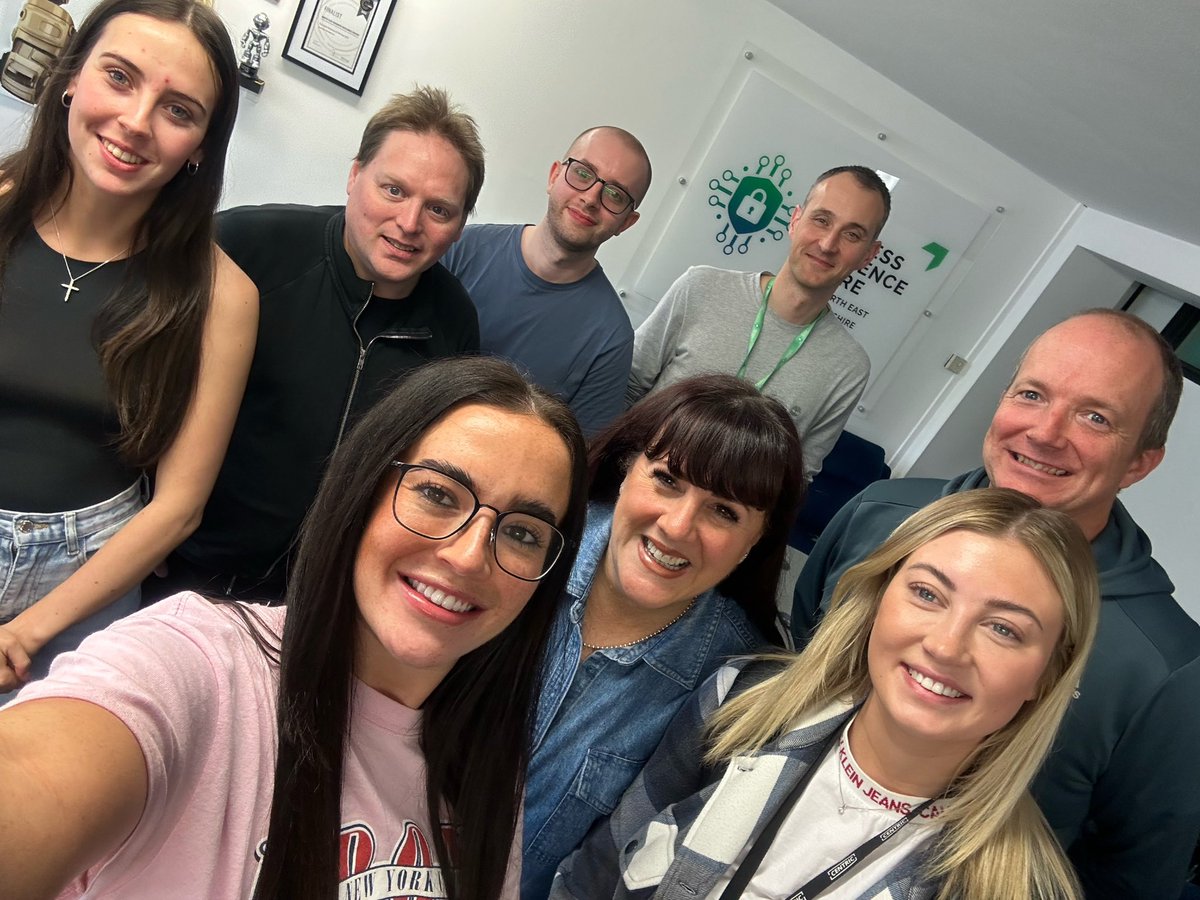 NEBRCentre's tweet photo. As our team grows, our photos are growing too! Another fab meeting yesterday with all 8 of us, reflecting on the last quarter and looking forward to the next.

What a team 💪🏼 #teamphoto #growth #nebrc https://t.co/VhjYcsWiRL