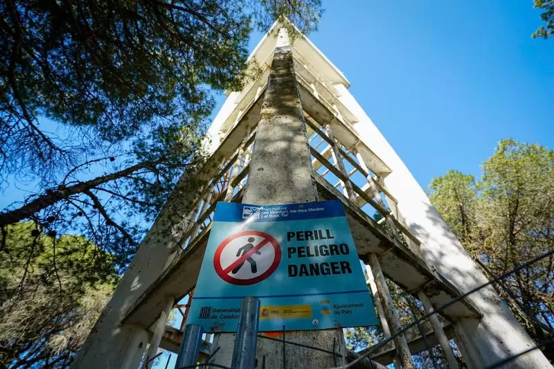 cerclecatalahis's tweet photo. 🔴Última hora !    #RadioLiberty #Pals 

Ràdio Liberty, la base Loran i el Pení: el triangle oblidat de la Guerra Freda a la Costa Brava

""Estem parlant d’explicar una realitat del segle XX i el paper que va jugar #Catalunya en aquesta geopolítica"

https://t.co/i2P3WubRex https://t.co/NeIOFIlm6W