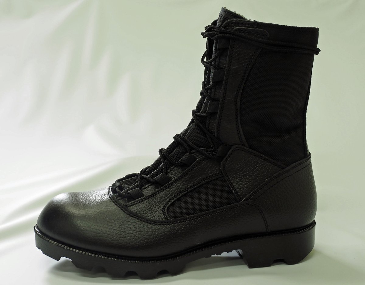 名寄駐屯地 広報班です！ 本日は #戦闘靴3型 一般用を紹介します