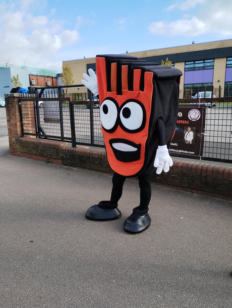 Park and Stride today encouraging parents to park at New College and walk to Christ the King Infants, thanks to all who engaged and of course Strider for the photo opportunities with young walkers and bike riders. #Living Streets #Safer Streets PCSO 6094 Sally