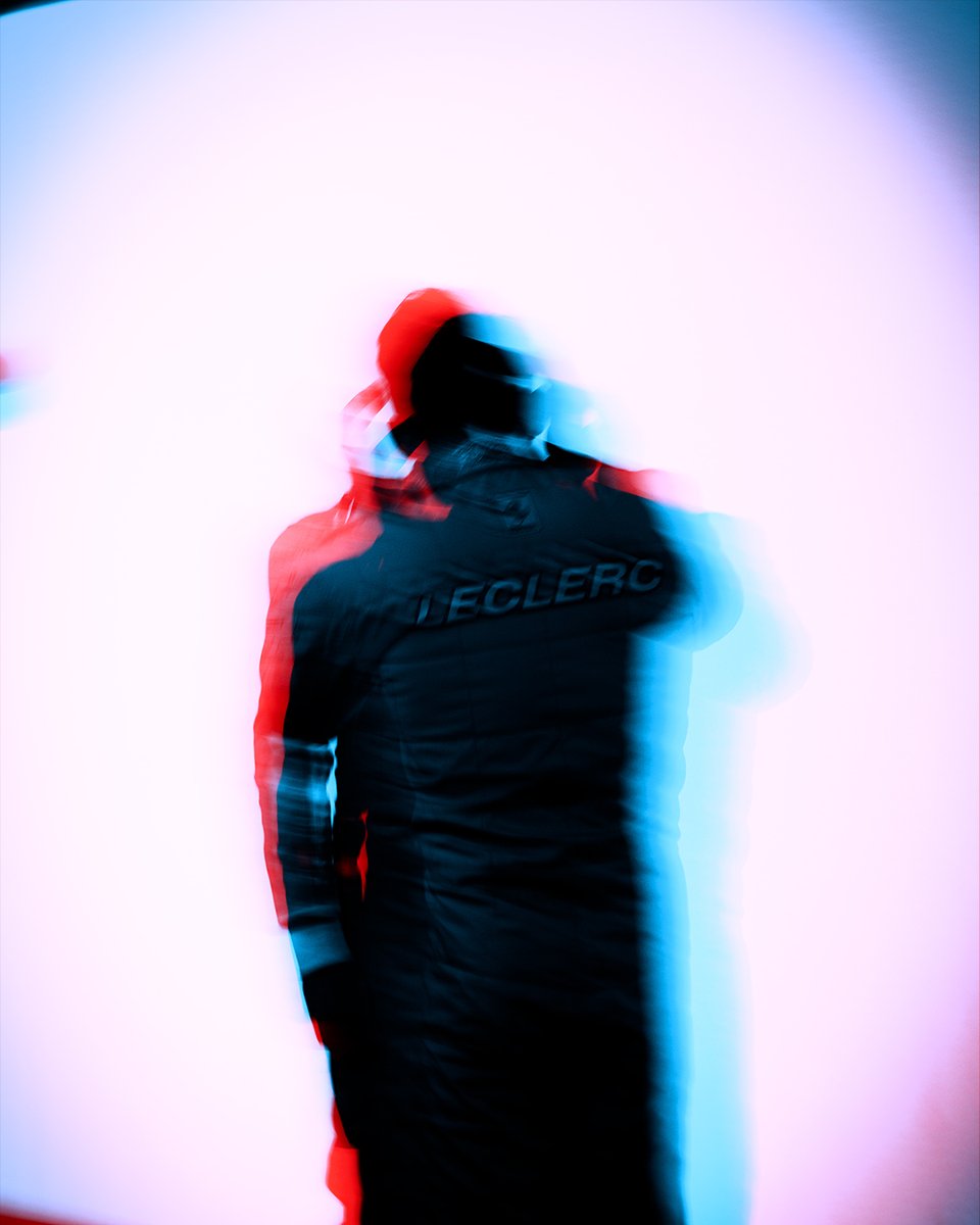 ScuderiaFerrari's tweet photo. We’re only just getting started 🔵👀

#MiamiGP 🇺🇸 https://t.co/6ZumyQaZrF