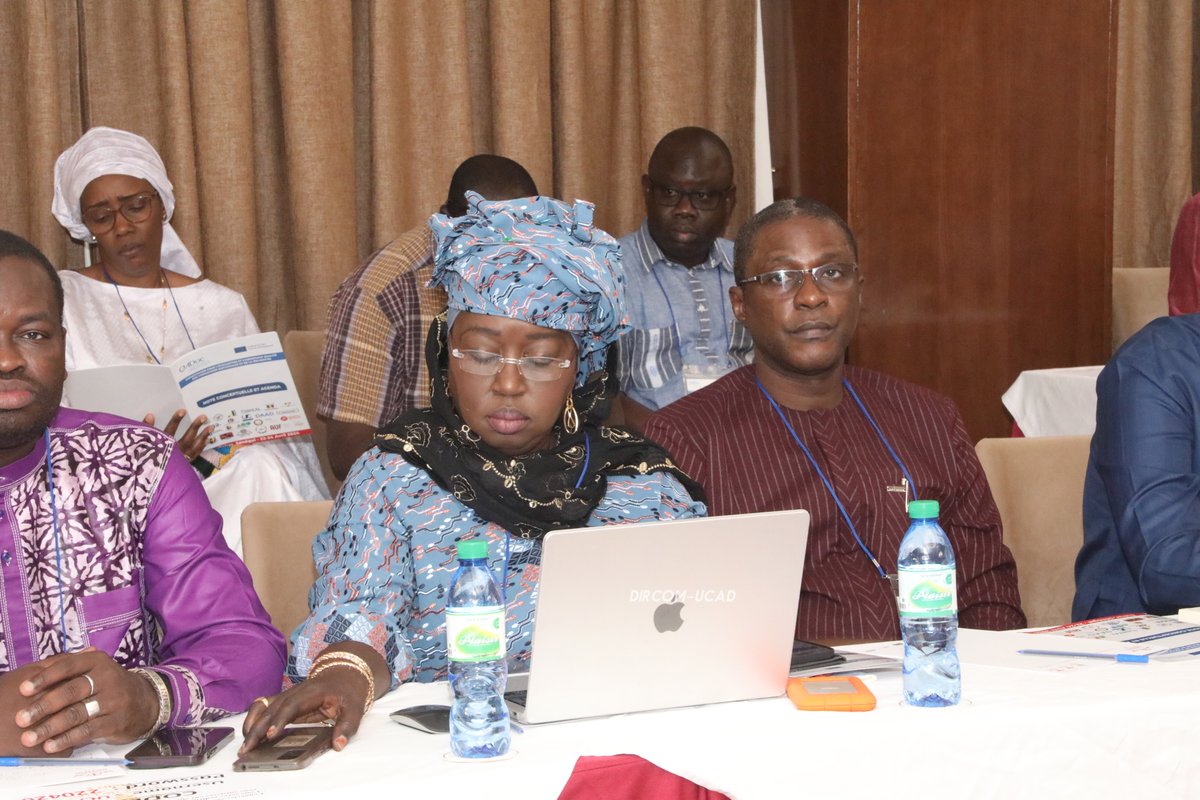 UCAD_Senegal's tweet photo. DCIAQ : Lancement du projet QADoc 
Le projet dénommé Capacitation pour l'évaluation et l'assurance qualité des formations doctorales et de la recherche (QADoc) a été officiellement lancé, ce mardi 23 avril 2024 à Dakar. 

Comme son nom l'indique, le projet a pour but de garantir la qualité de la formation dans les recherches doctorales. C’est ainsi qu’il cherche à mettre en commun les différentes expertises et expériences pour définir les normes de qualité dans les écoles doctorales et la recherche pour ensuite passer à l’évaluation de ces écoles doctorales pour une amélioration continue de la qualité de la recherche en Afrique. « Nous sommes actuellement à l’ère des accréditations et des certifications des programmes. Il est important que toutes les formations au sein de nos universités puissent atteindre ces standards internationaux leur permettant de répondre aux besoins du monde socioprofessionnel », a souligné le Pr Babacar Faye, représentant le Recteur, Pr Ahmadou Aly Mbaye.

 Le projet est né d’un consortium composé d’universités et d’agences nationales d’assurance qualité de trois pays africains que sont le Sénégal (UCAD et UGB), la Guinée et la République démocratique du Congo, mais aussi d’OBREAL, un consortium qui travaille dans la qualité de l’enseignement supérieur en Afrique. Financé dans le cadre du programme Erasmus, le projet est piloté par la Direction de la cellule interne d’assurance qualité (DCIAQ) de l’UCAD avec Pr Maguette Sylla Niang, en collaboration avec l’ANAQ-SUP. 

Ainsi, cette initiative devrait aider à créer des référentiels d'évaluation communs pour la formation doctorale, mais aussi le renforcement de la capacité des agences nationales d'assurance qualité ainsi que les universités et ministères.

 L’un des objectifs est aussi que chacune des écoles doctorales des universités concernées puissent s’auto-évaluer, mettre en évidence ses forces et ses faiblesses afin de mieux s’ajuster avant même une évaluation externe. #kebetu #ucad #compublique #senegal #recherche
