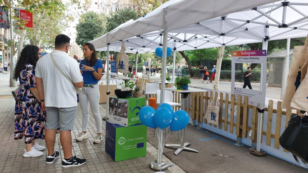 Get ready for @ParkingDay_BCN 2024 during @mobilityweek on 20 September! Rediscover our streets as metered #parking spaces become temporary public parks, art installations, and social hubs 🌳🎨🚗 👉 Be part of the movement: eiturbanmobility.eu/parking-day-20…