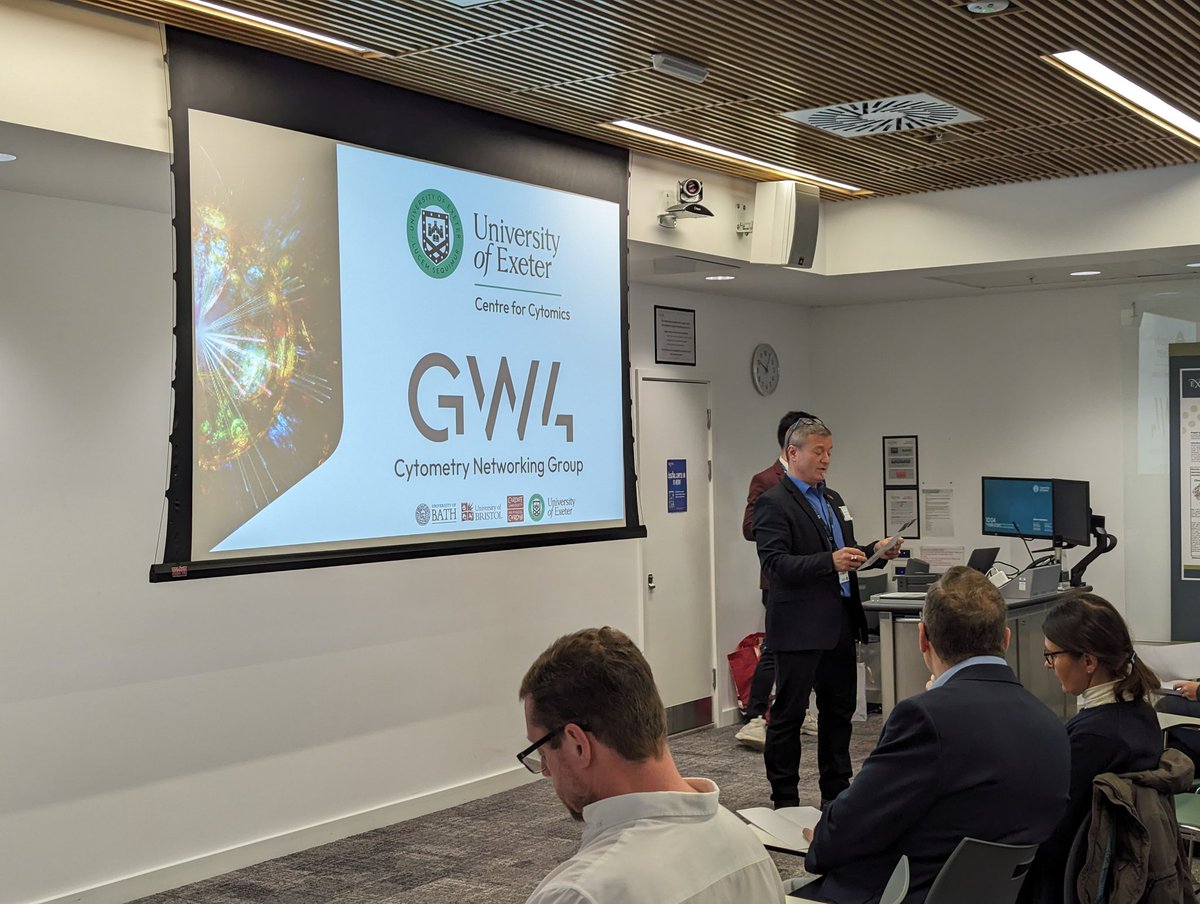 Very warm welcome by Dr Raif Yuecel, Head of Exeter Centre for Cytomics. Let's get started! @stratocore ☺️ @UniofExeter #GW4Cytomics event!! #PPMS #CoreFacilityManagementSolution