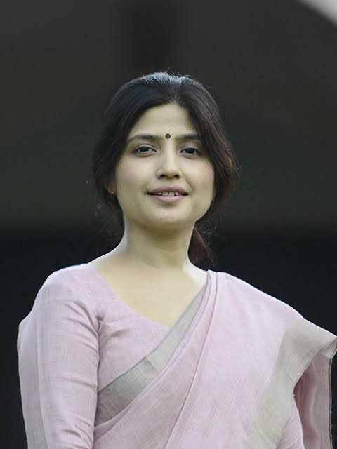 Samajwadi Party candidate's question for Modi 🔥🔥🔥 “Who denied helicopters to security forces in Pulwama and snatched thalis from their wives? Tell the country Modi' - Samajwadi Party candidate Dimple Yadav barrage of questions to Modi