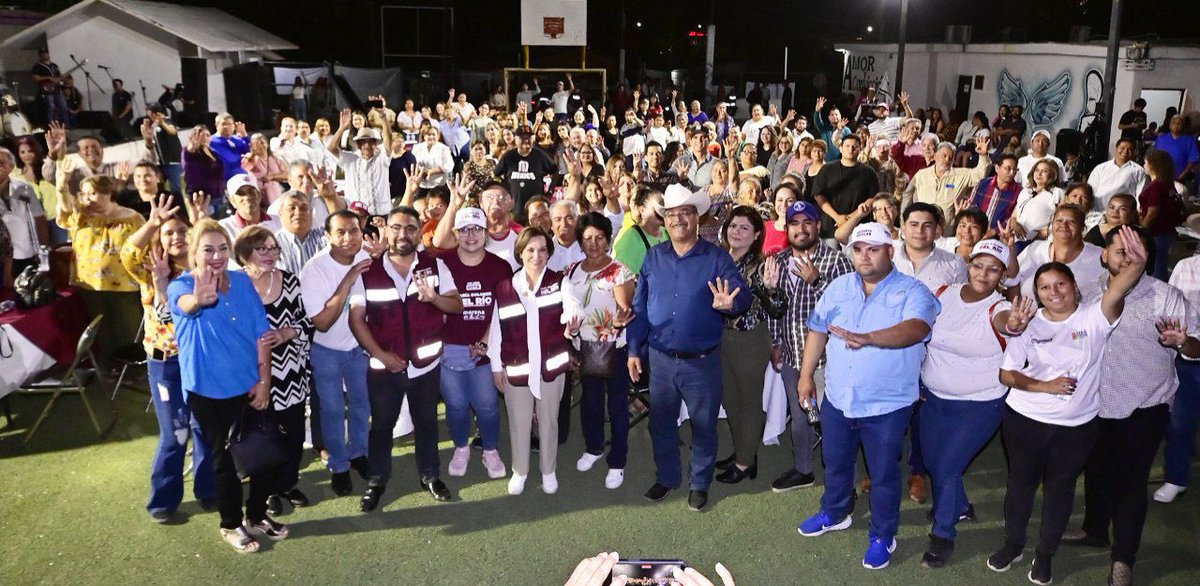 ¡Piedra Bola está de fiesta porque llegó la transformación! En un ambiente lleno de alegría, tuve el placer de recorrer junto a la candidata del distrito local 8, @elysallard, la colonia de Piedra Bola. Durante nuestra visita se acercaron jóvenes ansiosos por ver cambios…