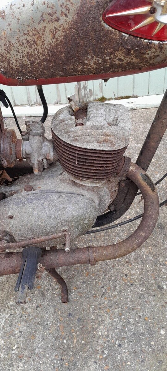 BarnFindsUK's tweet photo. Ad: BSA D7 Bantam - "has been sitting in a garden under a tarpaulin for over 50 years"
On eBay here -->> https://t.co/8XVdMtuH8a
#VintageBike #ClassicMotorcycle #BantamRestoration #BikeProject #MotorcycleRestoration #VintageMotorcycle #BikeRestoration #BantamD7 https://t.co/yU9Eys9Qwf