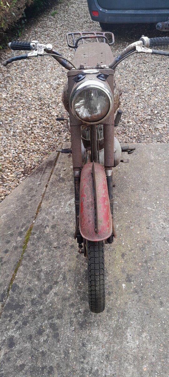BarnFindsUK's tweet photo. Ad: BSA D7 Bantam - "has been sitting in a garden under a tarpaulin for over 50 years"
On eBay here -->> https://t.co/8XVdMtuH8a
#VintageBike #ClassicMotorcycle #BantamRestoration #BikeProject #MotorcycleRestoration #VintageMotorcycle #BikeRestoration #BantamD7 https://t.co/yU9Eys9Qwf