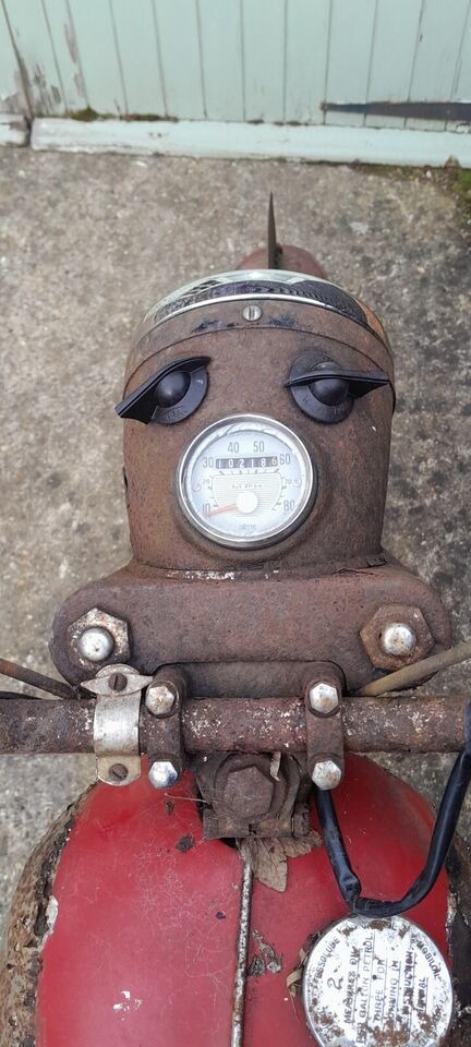 BarnFindsUK's tweet photo. Ad: BSA D7 Bantam - "has been sitting in a garden under a tarpaulin for over 50 years"
On eBay here -->> https://t.co/8XVdMtuH8a
#VintageBike #ClassicMotorcycle #BantamRestoration #BikeProject #MotorcycleRestoration #VintageMotorcycle #BikeRestoration #BantamD7 https://t.co/yU9Eys9Qwf