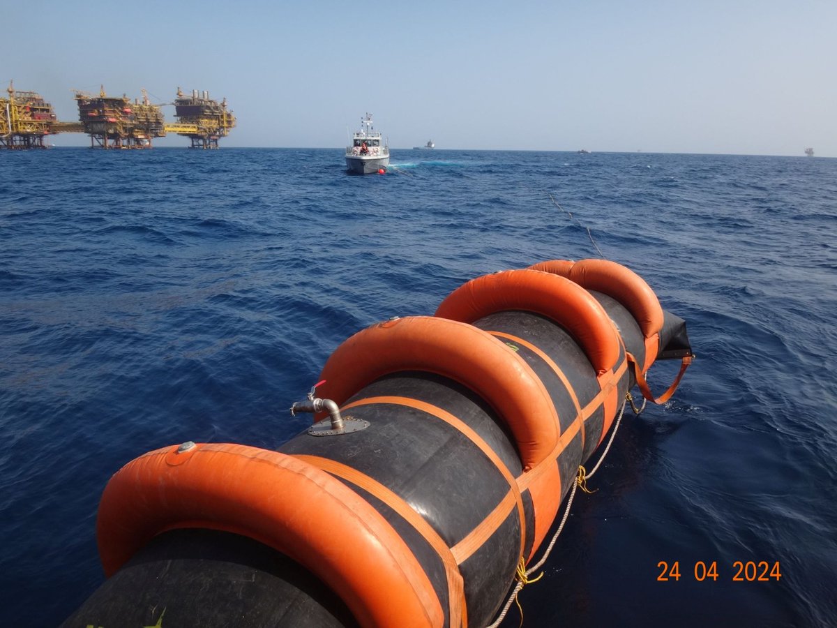 ONGC_'s tweet photo. 🚨 Recap of Exercise "Prathsan 01/2024" at #ONGC BPB Process Complex:

🛢️ 2-phase drill until midnight tested ERP & RCP effectiveness 
🤝 Coordination with Indian Navy, Air Force, Coast Guard, and more 
🔍 Aim: Assess RCP (West) Plan robustness 
🚁 ONGC Helo, ERT, VCR Control, BPB, BPA Platforms, OSV, MSV, Nhava, Helibase, Medical team active 
💡 Umpires assessed SOP/ERP/RCP responses 🗓️ Next: Naval Half Yearly Exercise "Prasthan" today, 24/04/24, at BPB 
⚠️ Scenarios: Bomb threat, explosion, CASEVAC, MOB, OSV control loss, terrorist intrusion 
🔥 ONGC WO ERT to VCR Control for coordination; MECC at INS Angre for further actions 
👥 Participants: Navy, Air Force, Coast Guard, MS Pollution Control Board, Maharashtra Police Bomb Disposal Squad, and ONGC WO teams.

#YouAreEnergy | #EnergyNowAndNext