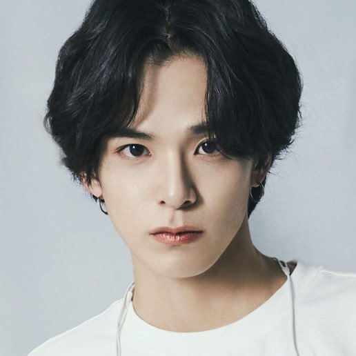 yosahi_daisuki's tweet photo. 아이홀이랑 쌍꺼풀 겹지는 거 에바되는데...// https://t.co/nSE47HZoeZ