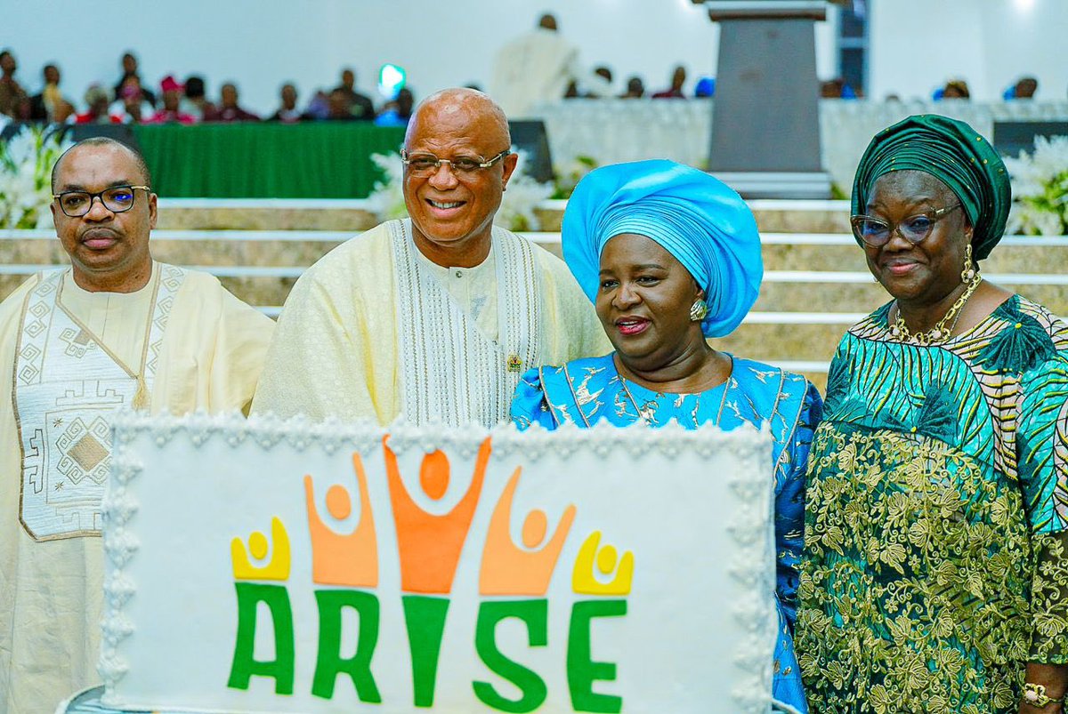 It was a great experience back in my State earlier this evening, having to reconnect with my Governor, His Excellency, Pastor Umo Eno on his birthday, where I also met our former President, His Excellency, Dr. Goodluck Jonathan, Wife of the Senate President, Her Excellency,