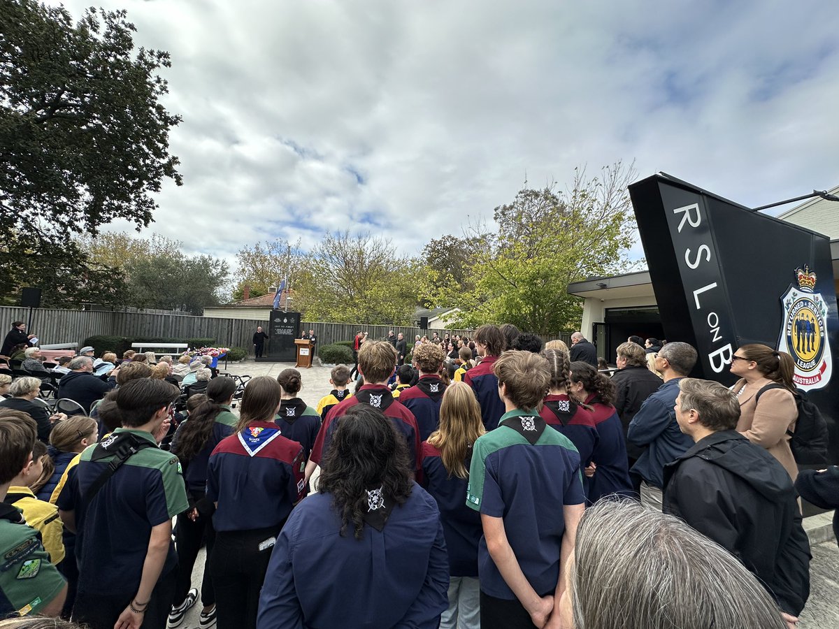 Services at Heidelberg & West Heidelberg today. So proud of our community who showed their support for the fallen today. #lestweforget