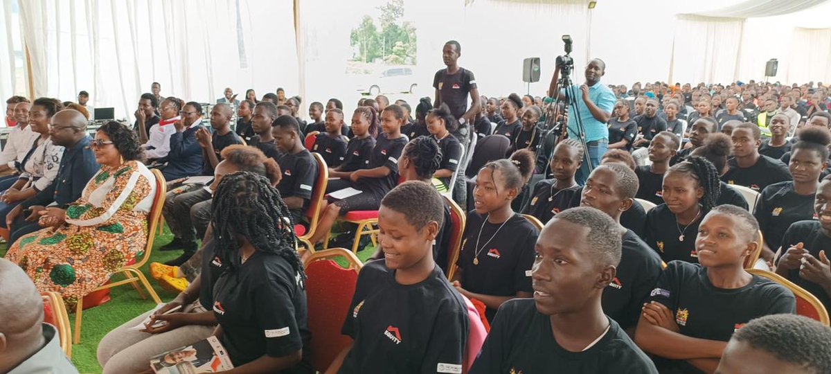 wakio_esi's tweet photo. Thank you! @KeEquityBank for making dreams come true for financially challenged students thru'  #WingsToFly program Efforts and support to shape bright futures for students and nurture talents is commendable! Read more on;
https://t.co/bWTsxOuerZ…
#15yrsOfEmpoweringDreams #Elimu https://t.co/vhDcQx9EPq