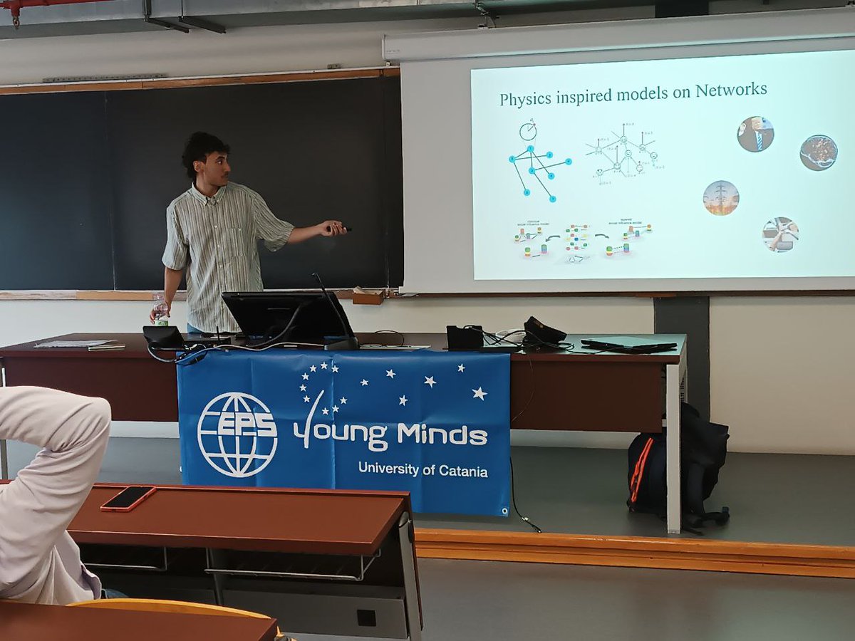 EPSYMCT's tweet photo. Grazie a Leonardo Di Gaetano @leodigaetano @dnds_ceu @ceu che ieri al #DFA #UniCT @DfaUnict ha parlato di "Interazioni di gruppo nei #SistemiComplessi" per #Y2YMeetings 👉https://t.co/QH73zEcMXi https://t.co/qDApVEMF7C