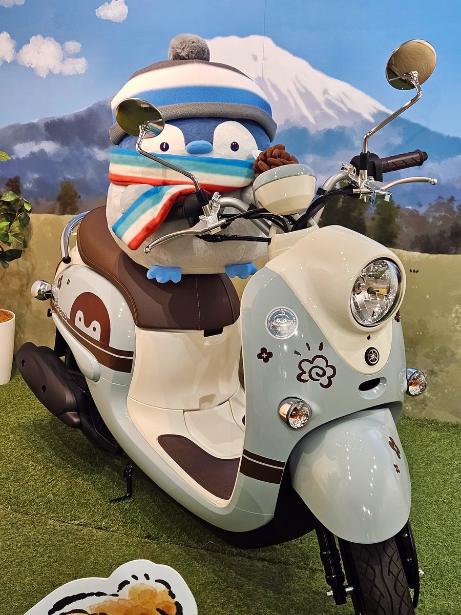 #世界ペンギンの日 

今年に入ってからたくさんペン活できました！！🐧
親子ペンギンに会えたり、初めて餌やりもできたり、コウペンちゃんとゆるキャン△コラボグッズを買いにいったり💞

可愛い生き物たちが安心して暮らせる地球でありますように。
私もできることをコツコツと……！💡（東山奈央）