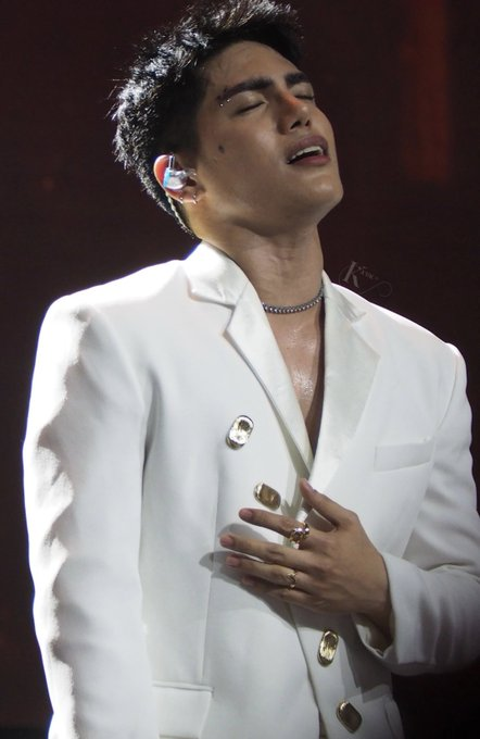 stellverryfied's tweet photo. Your aura is incredibly inviting, exuding positivity and warmth that resonates with everyone around you. I hope you realize the joy and comfort you bring to your fans every time they see you.

DDAY SB19 DUBAI CONCERT
@SB19Official
#SB19 #PAGTATAGWorldTourDubai
@stellajero_
#SB19_STELL #STELL
