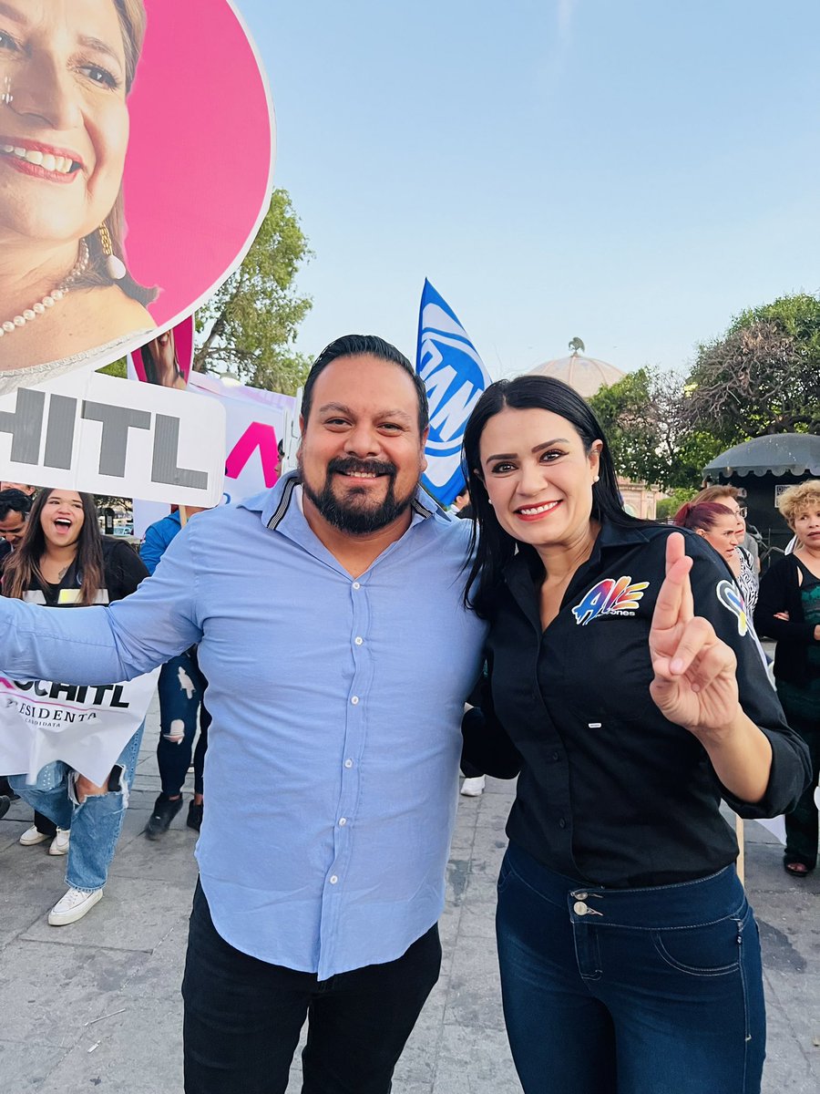 FerFloresRobles's tweet photo. Los Mejores Candidatos y Candidatas los tiene el Frente por México 🇲🇽 #VotaPAN Vota por @FerRochaDgo @alejandrat8a @gina_campuzano y @Xochitl2024 #VotoAzul Vota por @AccionNacional 🧢 https://t.co/ClKMb9pV3V