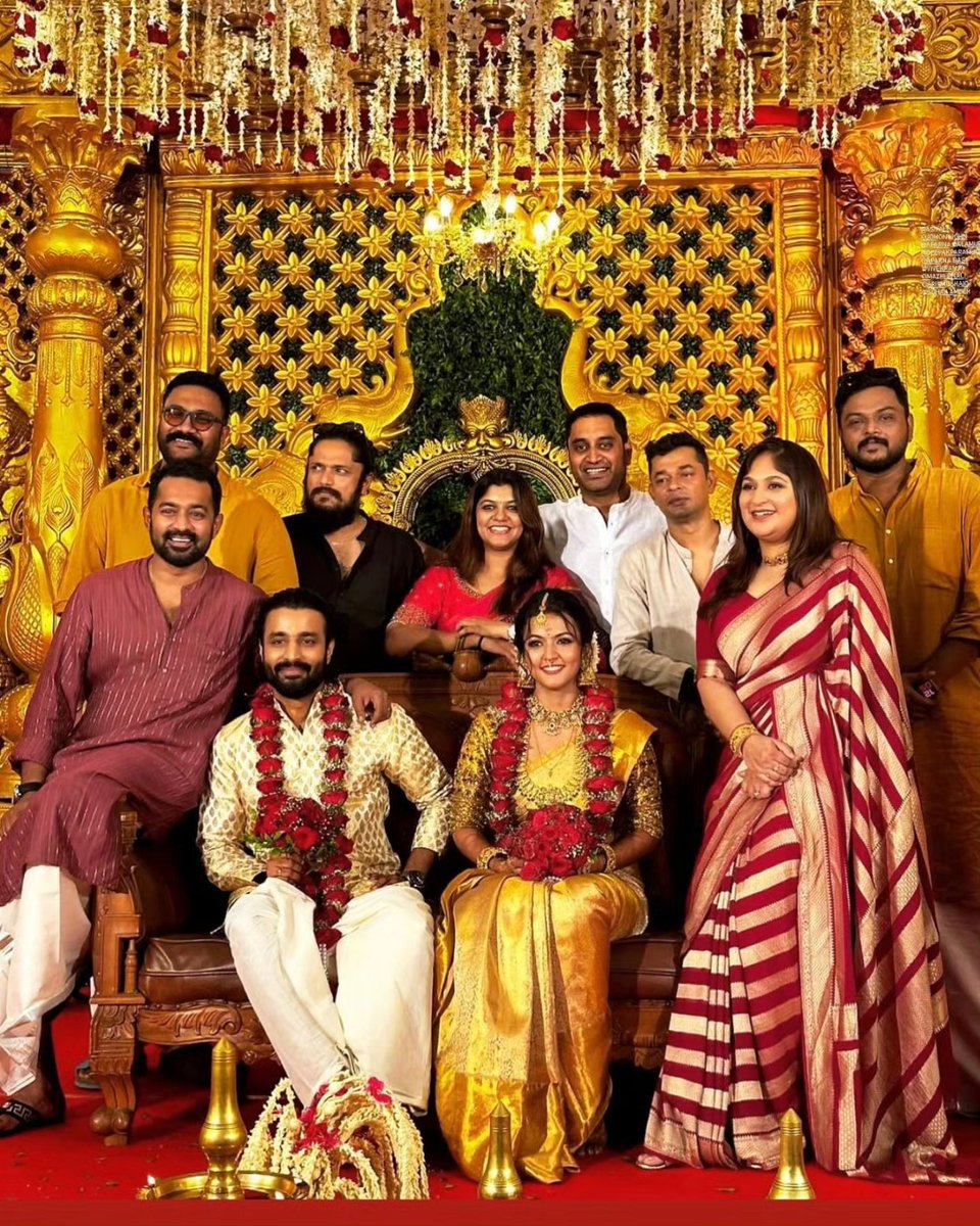 Actress #AparnaDas & Actor #DeepakParambol (ManjummelBoys fame) marriage photos ♥️😍