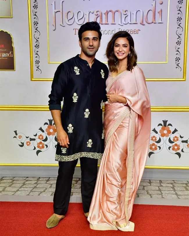 #PulkitSamrat & #KritiKharbanda both together arrived at special screening of #Heeramandi in Mumbai.