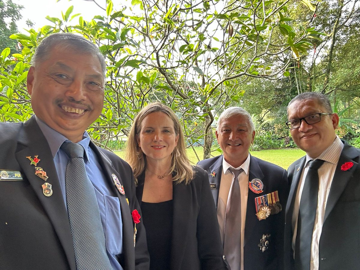 On #ANZACDay, we honour and remember the sacrifices of those who served. Their contributions pave the way for a region that is peaceful, stable, and prosperous. It was an honour to join the Dawn Service with colleagues in Kuala Lumpur 🇲🇾 #LestWeForget