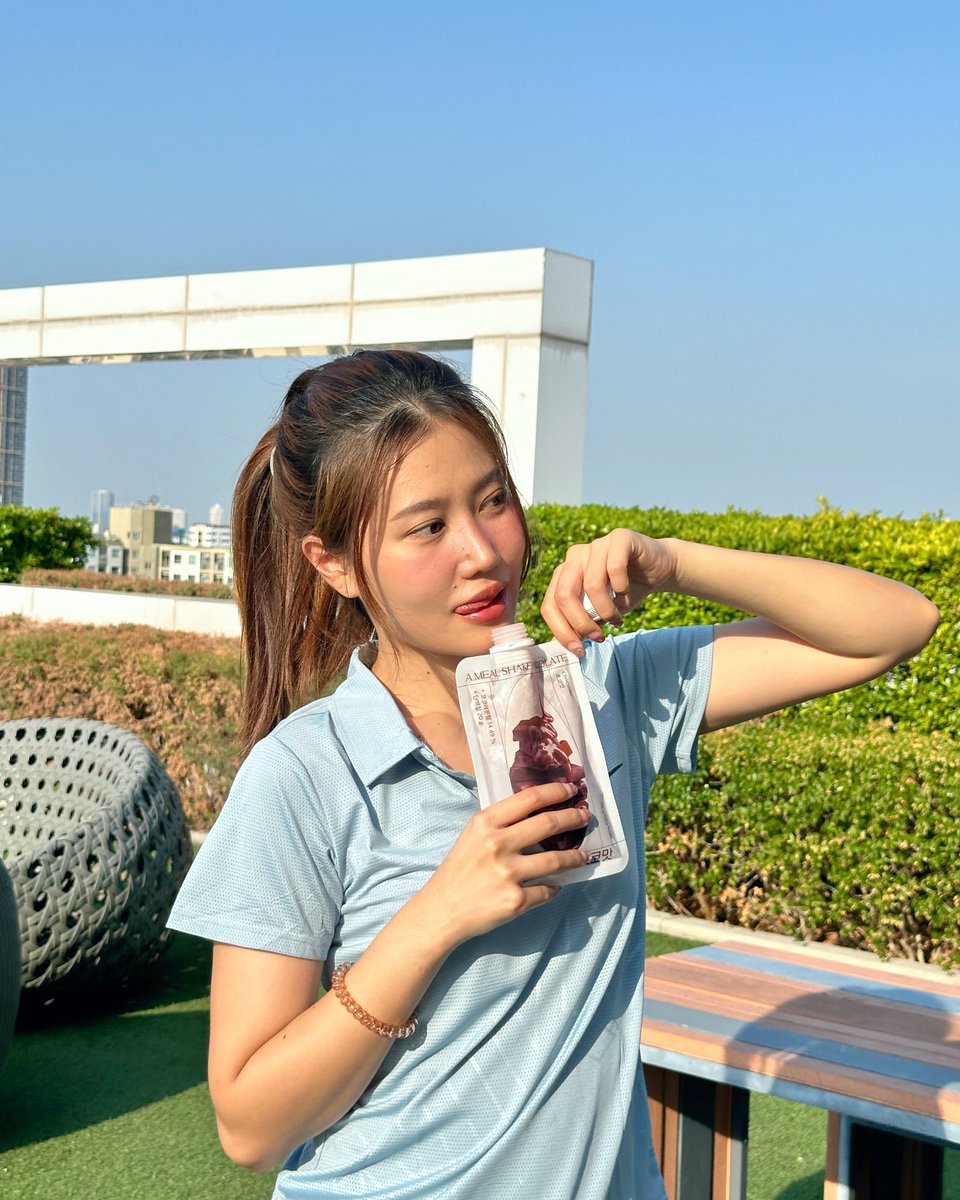 ทุกคนน้องคนนี้อร่อยเป็นบ้าา BEAUNESS A Meal Shake  เป็นเชคคุมน้ำหนัก ของเกาหลี คือไดเอทอยู่ด้วยแต่ยังได้กินตัวช่วยอร่อยๆ นี่กินรองท้องให้อิ่มท้องก่อนวิ่ง ตีแบด กินง่ายเติมน้ำเย็นเขย่าๆได้แล้ว แคลต่ำ สารอาหารครบ อร่อยจีงมีเทคเจอร์ให้เคี้ยว ชอบมาก #ของดีบอกต่อ #โปรตีน
