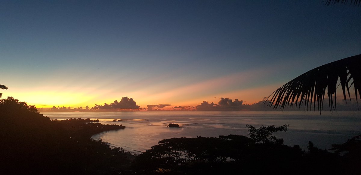 latomatemasquee's tweet photo. Tahiti, Mahina ♥️, pointe  Vénus, du bonheur 😘.
#sunset #photo #tahiti https://t.co/SS575uNsrj