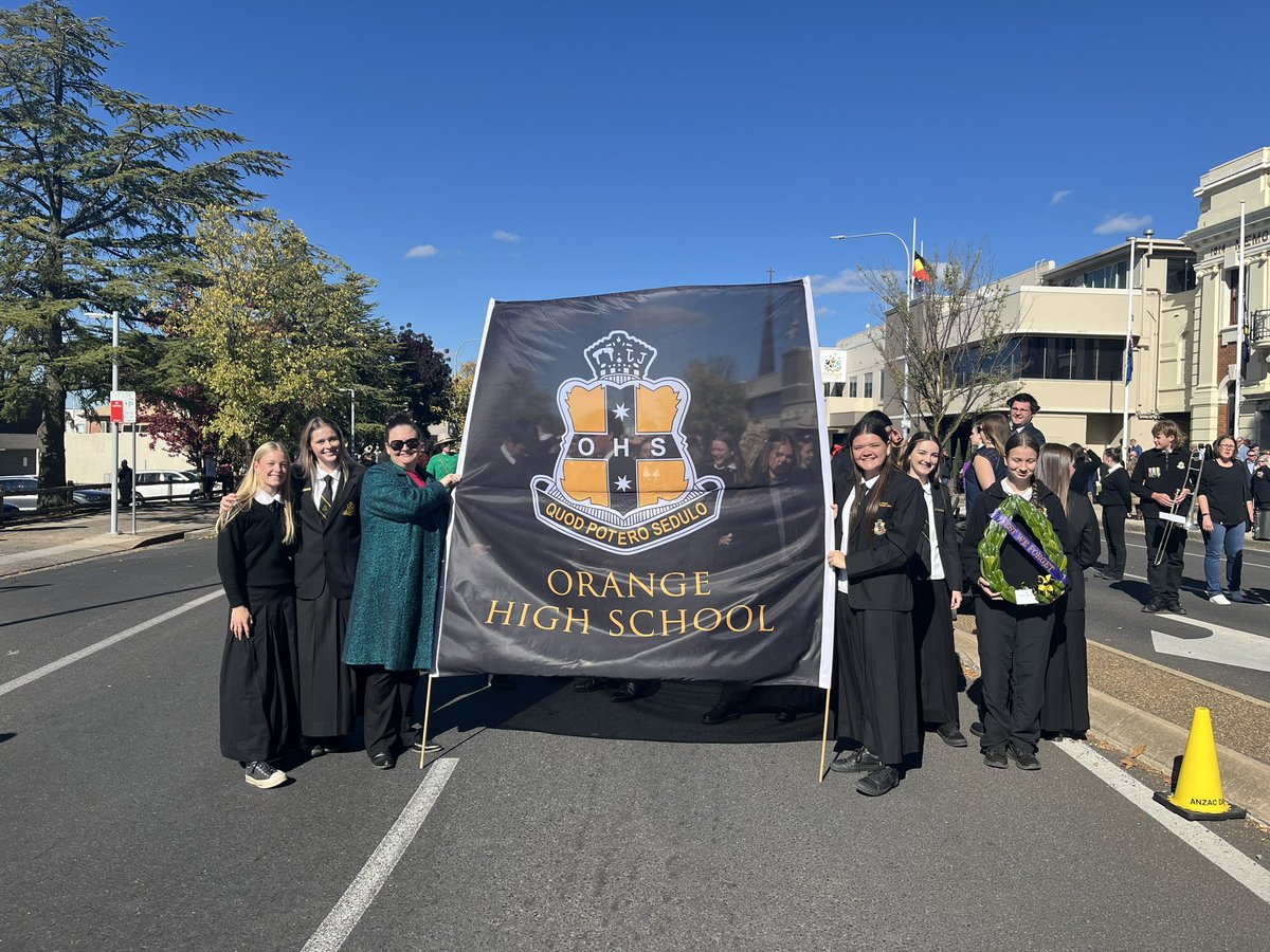 HighNSW's tweet photo. Today we remember those who have served to defend Australia and pay our respects to the valor and courage of those who have sacrificed for our freedom. Lest we forget. Thank you to all of our staff and students who attended, performed and marched today. 

Ali McLennan - Principal https://t.co/kEOIn9jPxt