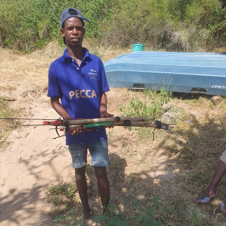 🌊🐠 #BlueAlliancePECCA, is working with the Shehia Fisher Committees, KMKM (Zanzibar navy), and the Ministry of Blue Economy and Fisheries Zanzibar to address illegal fishing in the Pemba Channel Conservation Area. Recently, spearguns and nets were confiscated during a patrol.