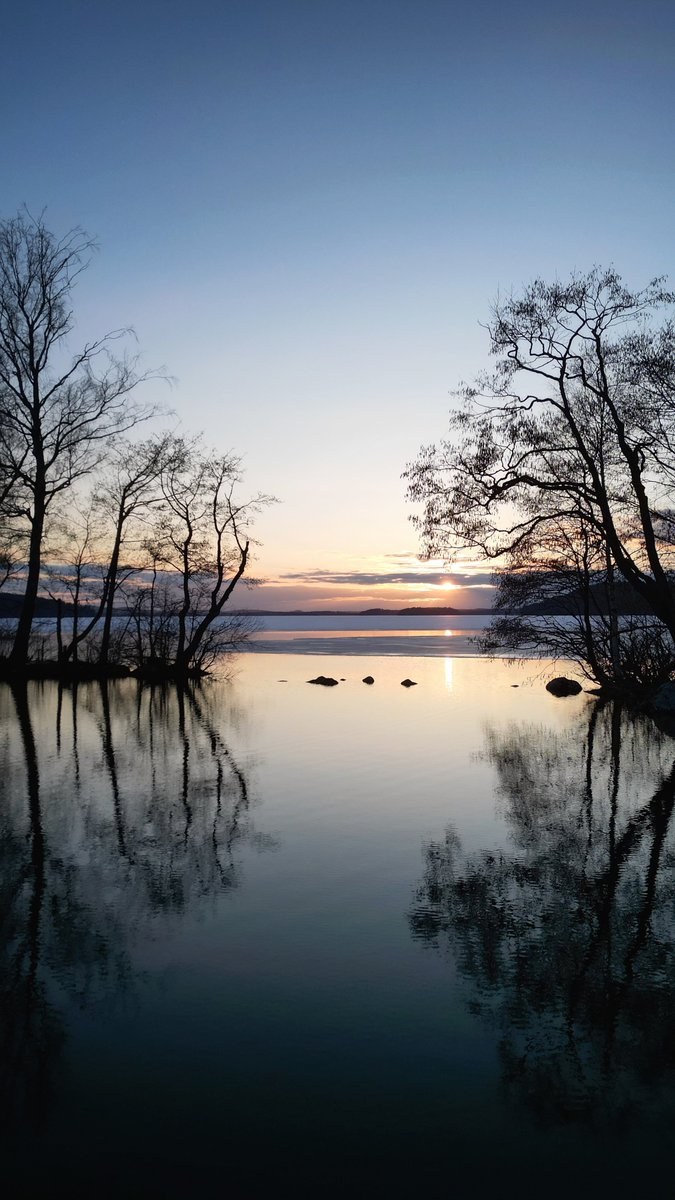 Usein havahtuu, että luonnossa värit eivät ole koskaan väärin tai keskenään sopimattomasti.