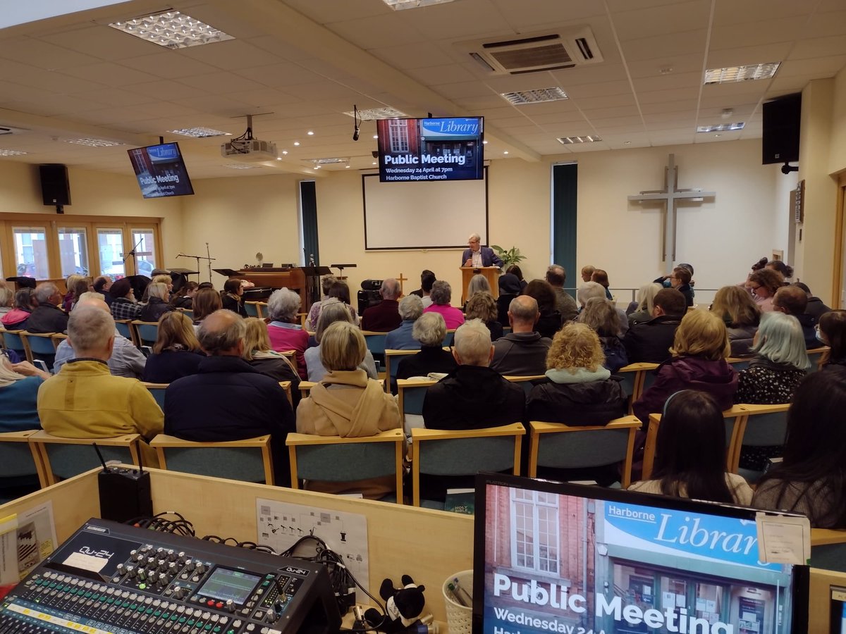 martinibrooks's tweet photo. Over 120 residents turned out last night to a meeting to save #Harborne Library. Young and old spoke passionately about a service that’s at the heart of our community. @BhamCityCouncil Libraries Consultation must properly reflect community value. @BrumLeader @Cllr_suleman https://t.co/ajBzgjMgBr