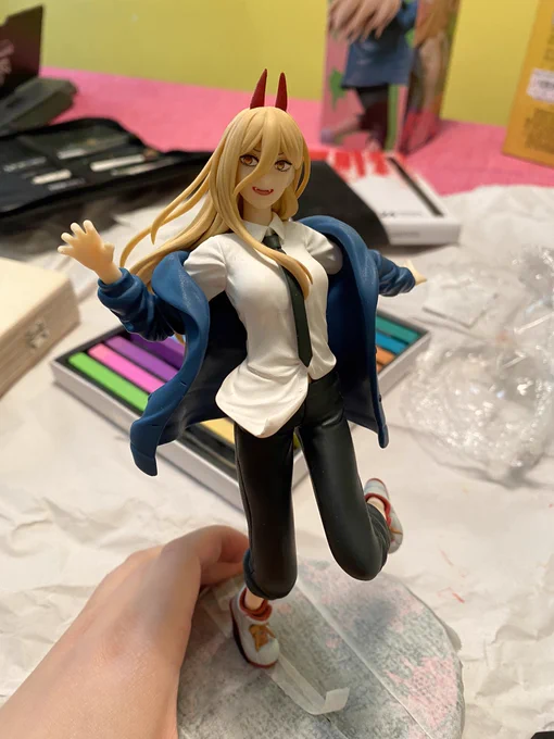 I got into repainting figures recently!!Here's a before -> after of a Power figure I did 