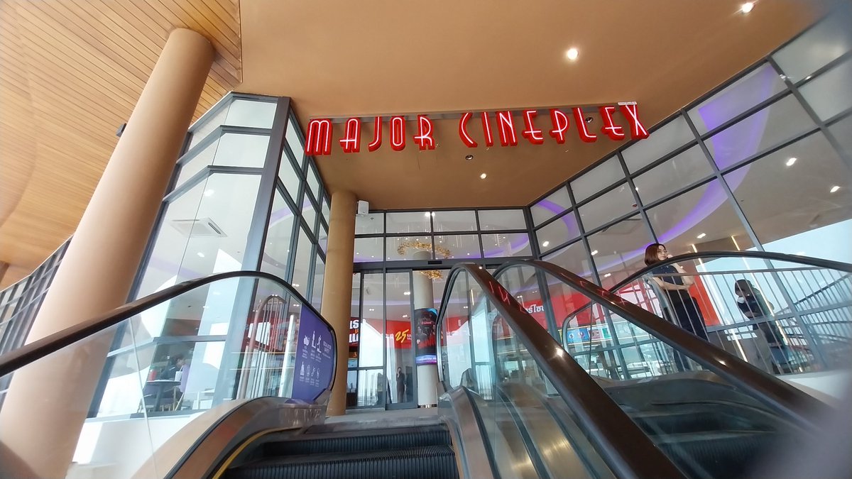 KanKip2005's tweet photo. It's Reopen for Major Cineplex at Charn Chaengwattana with Minions Stand as New Update as First day...

#MajorCineplex #minions #charn #Everyone #Bangkok #Chaengwattana #Thailand #renovations https://t.co/MZM4E7CZOK