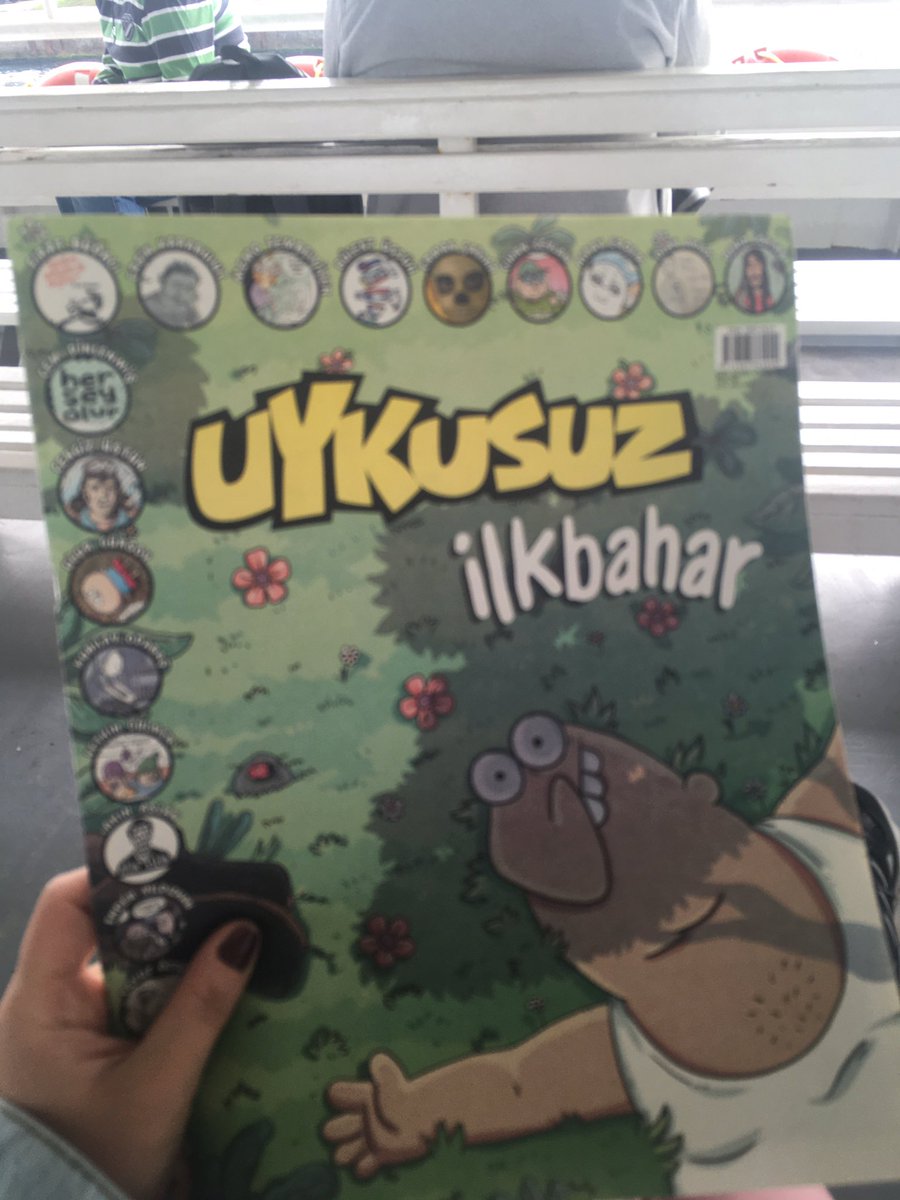 Sanırsın son 5 sene yaşanmamış, Karagümrük’teki evimden çıkmışım, CKM’de 12 temsiline dekor kurmak İçin sabah 7 vapuruyla karşıya geçiyorum. Bir cumartesi sabahı vapurun kıçında esen rüzgarla uyanmaya çalışıp Uykusuz okuyorum. Uykusuz Dergi döndü, içimde böyle bi neşe!