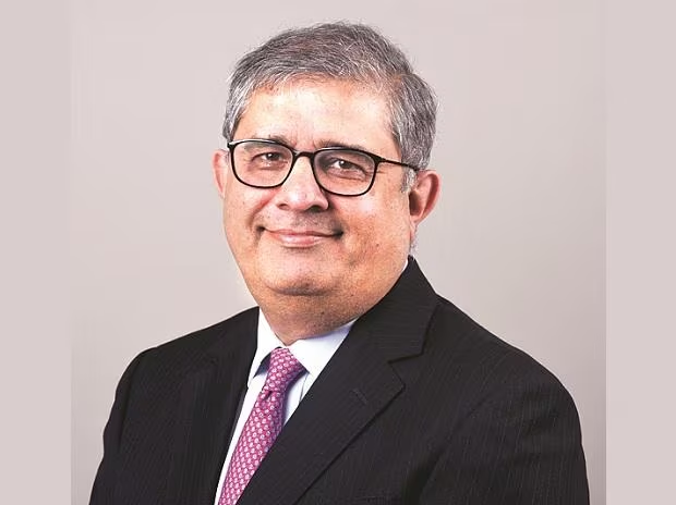 #JustIn | #AxisBank re-appoints Amitabh Chaudhry as MD & CEO till December 2027