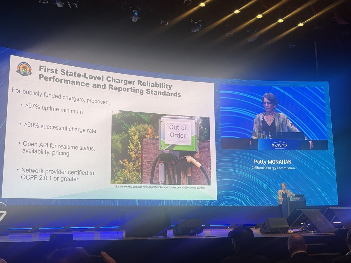 robertvg's tweet photo. A call for collaboration by Pat Mohanan California Energy Commission on minimum ev charging equipment uptime requirements but also a minimum succesful rate.
Why only 90% though? Imagine 1 out of 10 attempts to fill up your gasoline car would fail🤔
#evs37 https://t.co/CrYBHDYsuR