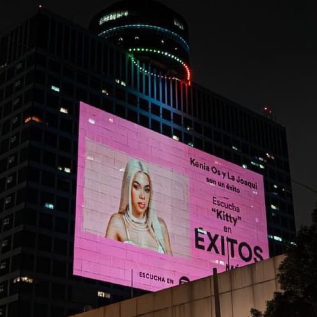 KeniaOsSitio's tweet photo. Publicidad de “Kitty” de Kenia OS &amp; La Joaqui en la CDMX! 🇲🇽 https://t.co/Cp6Dk1MEiU