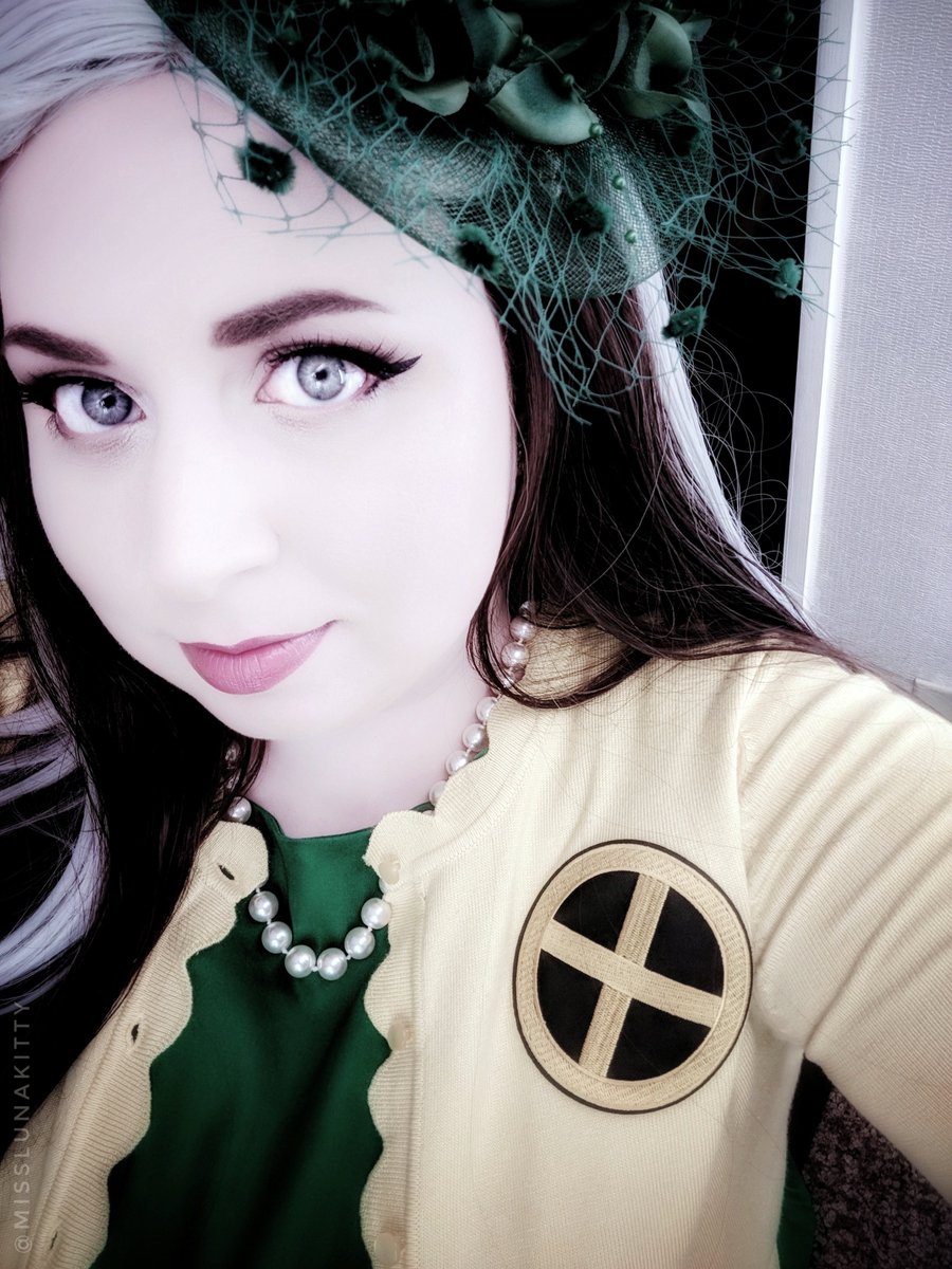 5'6 1/2”, so I'm going with Rogue on this one, Sugah. 😉💛💚✖️💪🧤✨

Lenore Zann is my hero. 🥰 

The new #XMen97 is absolutely outstanding!

They're handling sweeping story & character arcs of epic proportions while also expressing deep emotions *so* beautifully. 🖤✨

#GoRogue