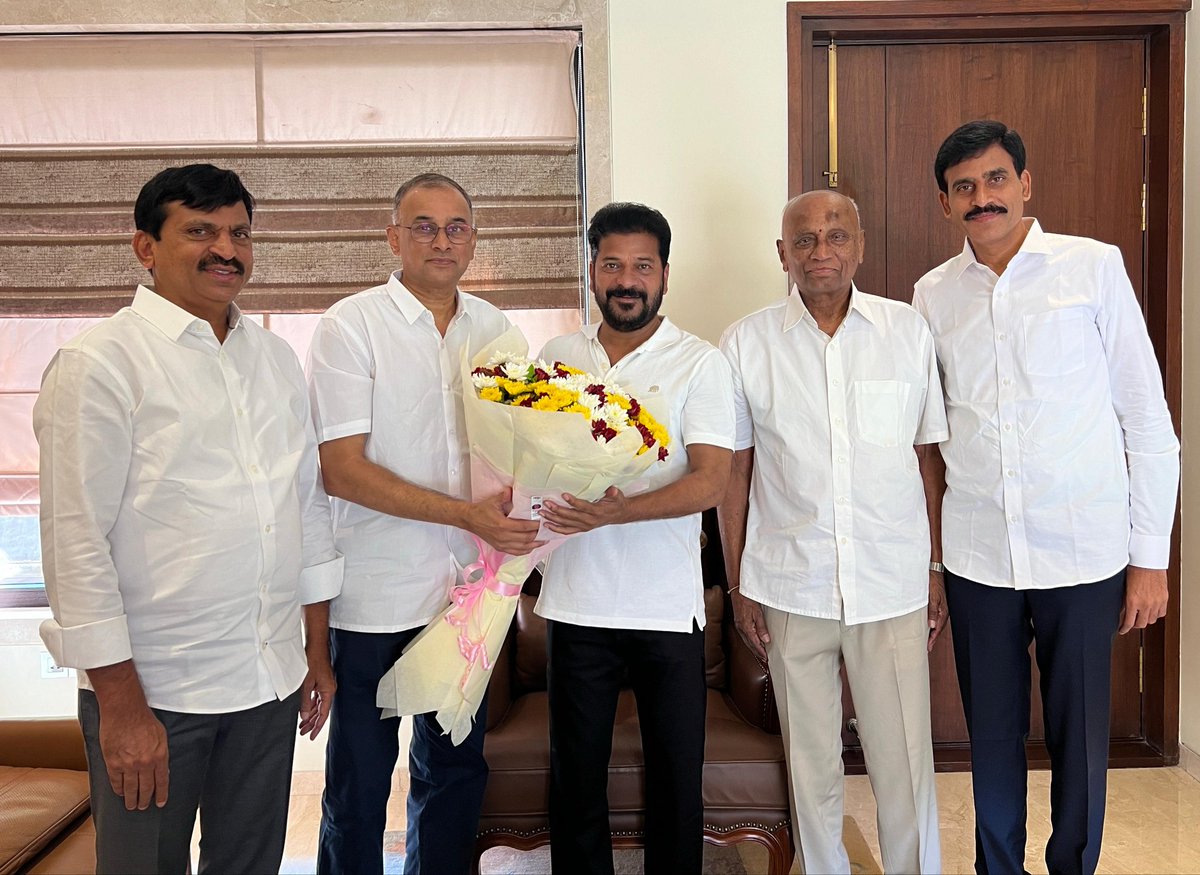 Congress candidate from Khammam Ramasahayam Raghuram Reddy meets Chief Minister @revanth_anumula after the party announced his name. @the_hindu @THHyderabad @INCTelangana @Congress4TS