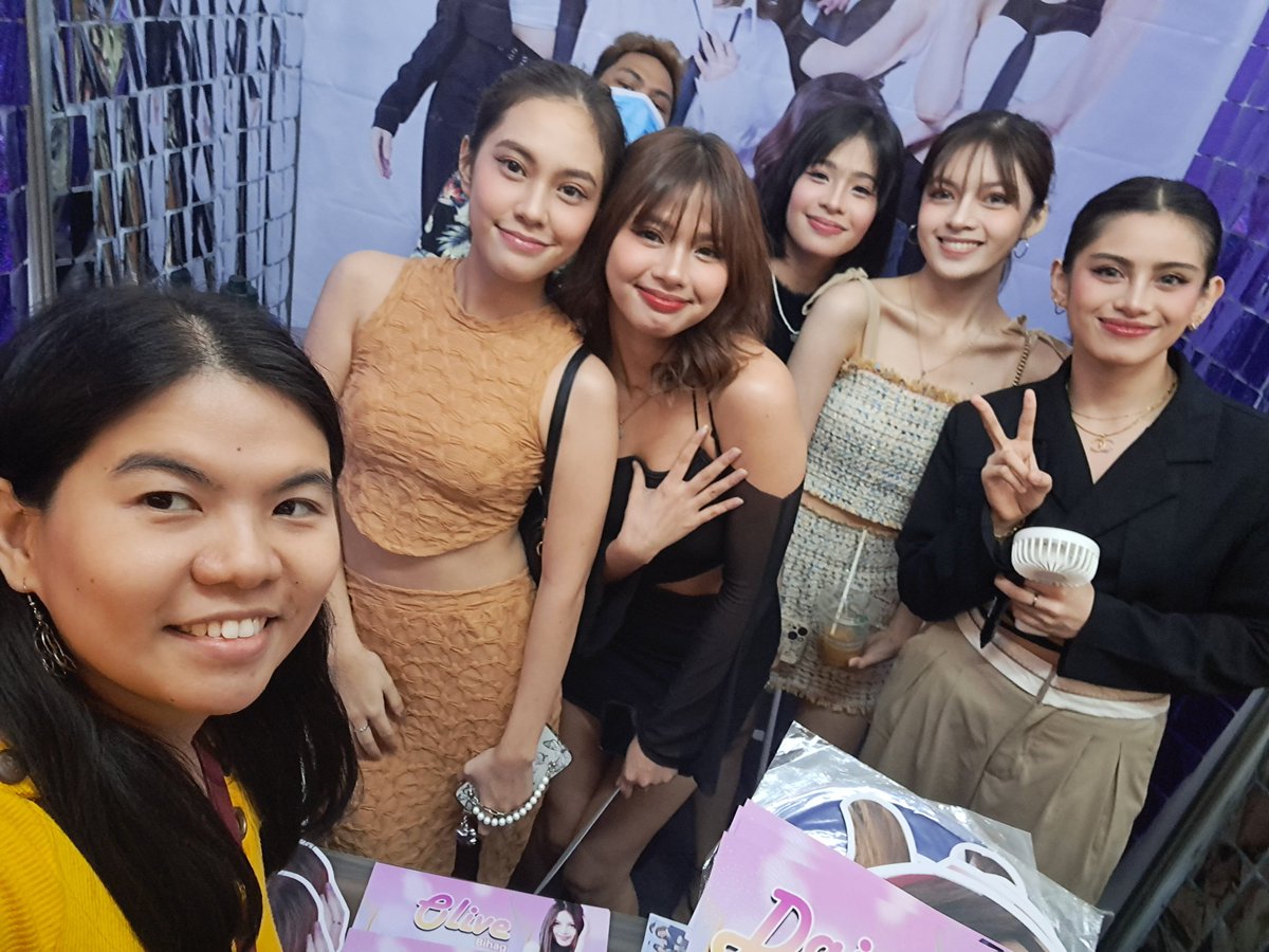 xandz34's tweet photo. Anne, Dain, Elle, Denise, Olive of Calista π€©
#PpopCon #PpopConvention #PpopconManila2023 #PpopconManila #Ppop #PpopRise #ppopconatthebigdome #calista #ALista
π· July 15 and 16, 2023 @calistasocials @calista_annee @calista_dain @calista_elle @calista_denisee @calista_olive https://t.co/jlo2i3CHGn