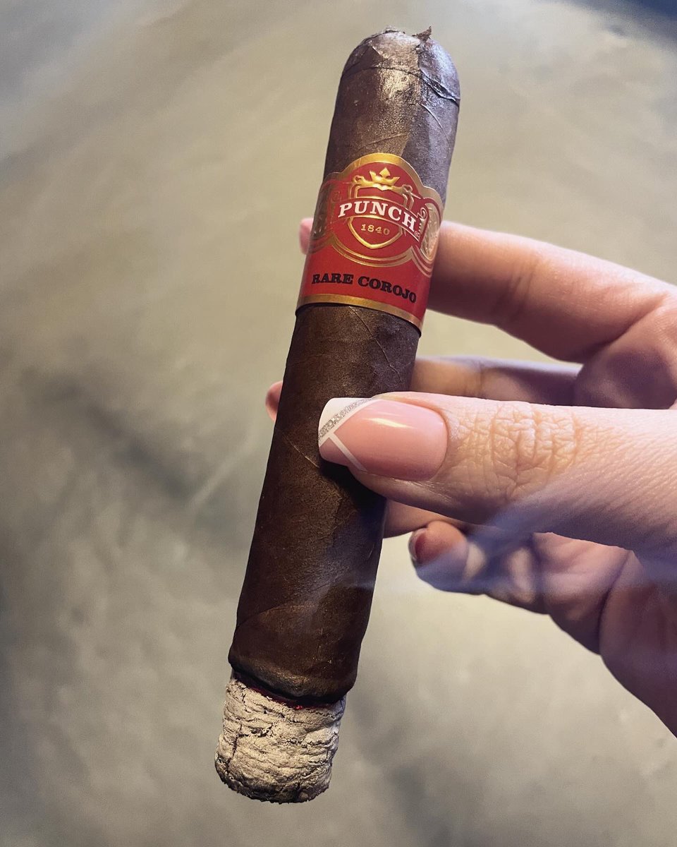 #cigartime #punchrarecorojo #punch #punchcigars #cigaroftheday #elcidscigarshop #elcidscigars #elcidscigarlounge #elcidstobacco #elcids #cigars #cigarboss #cigarlounge #cigarshop #sophiassmokes #cigarworld #cigarnation #cigarwomen #cigarpassion #botl #sotl #cigarchick