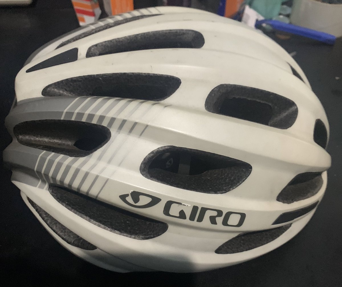 darmaaaaWN's tweet photo. #fnfjb 
wts helm giro isode 
ukuran 54-61cm
helm only no box
450k 
siap kirim https://t.co/nspWEwAAMu