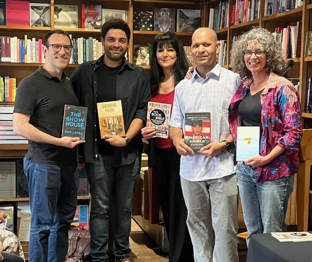 Amazing Florida SRO panel thanks to @BooksandBooks brilliant panelists: my American Shield coauthor @SergeantAqGo @dan_lopez82 @andreaaskowitz Raj Tawney @SWekstein @TL_Agency @CounterpointLLC @DanSmetanka & everyone who came!