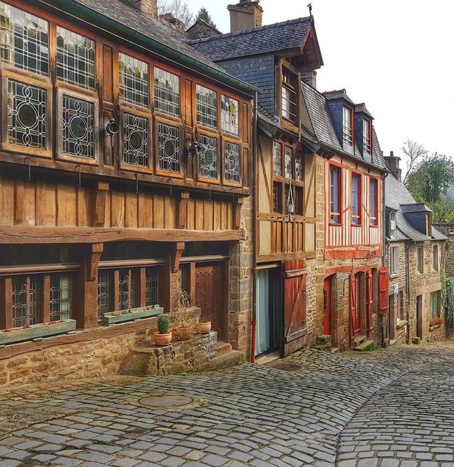 Superbe vue de Dinan dans les Côtes-d'Armor #Bretagne #MagnifiqueBretagne #BaladeSympa #MagnifiqueFrance