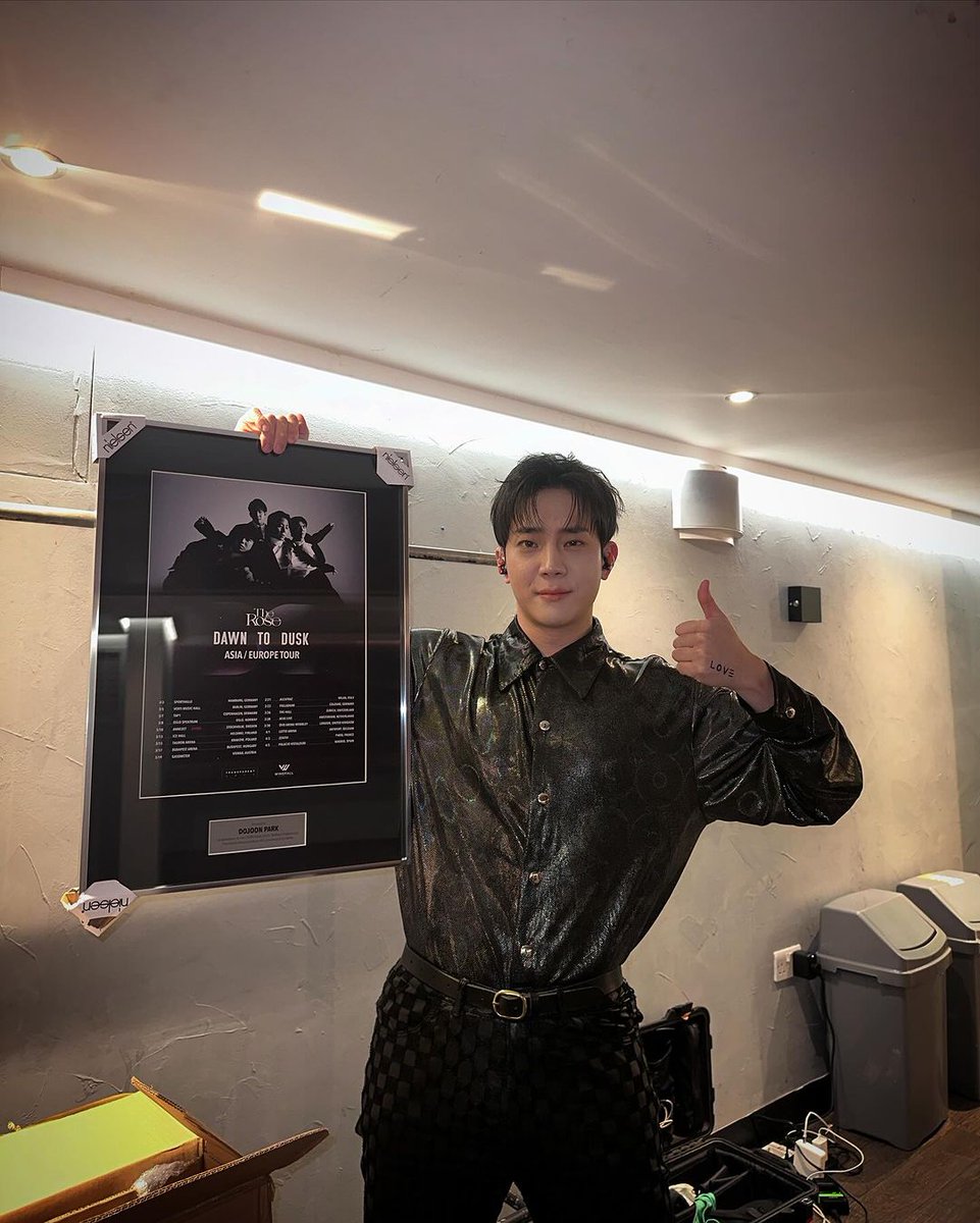 Why does Dojoon look like those dads that caught a prized fish and are showing it off for the pic 😭
