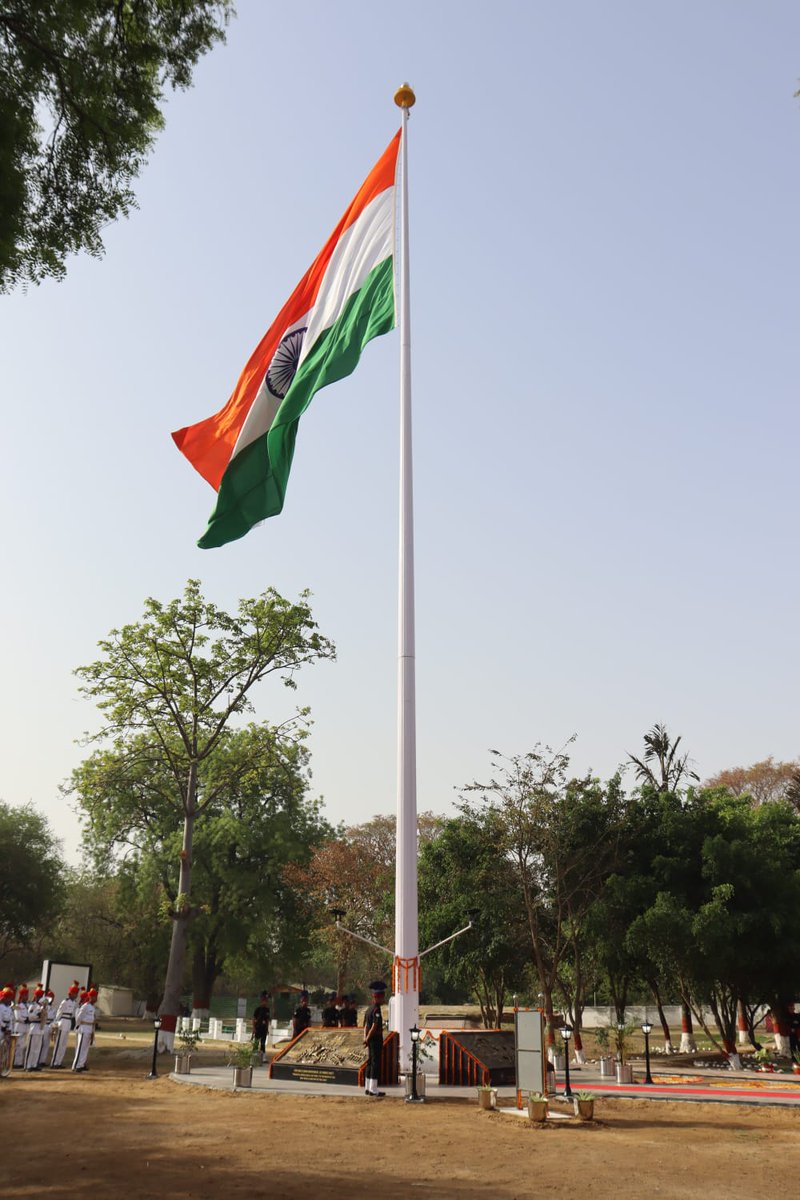 westerncomd_IA's tweet photo. #InServiceOfTheNation

A 104 ft high mast #NationalFlag installed by @FFOIndia symbolising national pride, glorious history and unity was inaugurated by #GOC #ChargingRamDivision  #ShyamalDevHeritagePark #MeerutCantonment. 
#NationBuilding 

@adgpi https://t.co/i72ElqmQDo